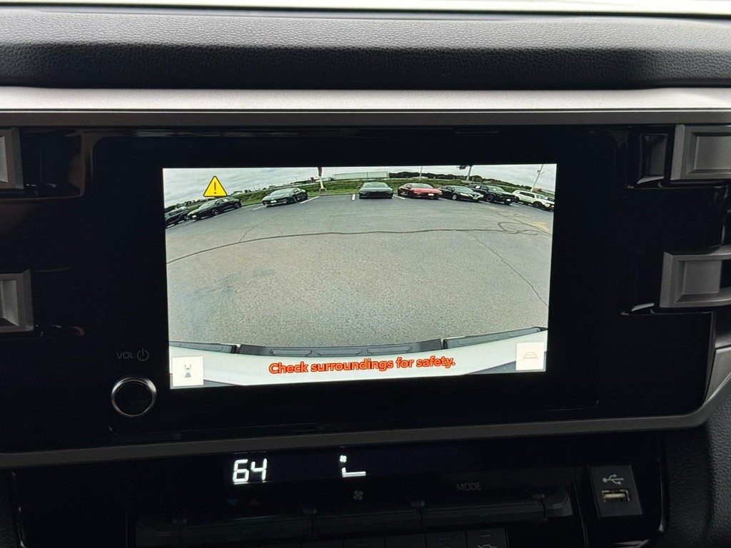 Toyota Tundra 4WD Vehicle Full-screen Gallery Image 24