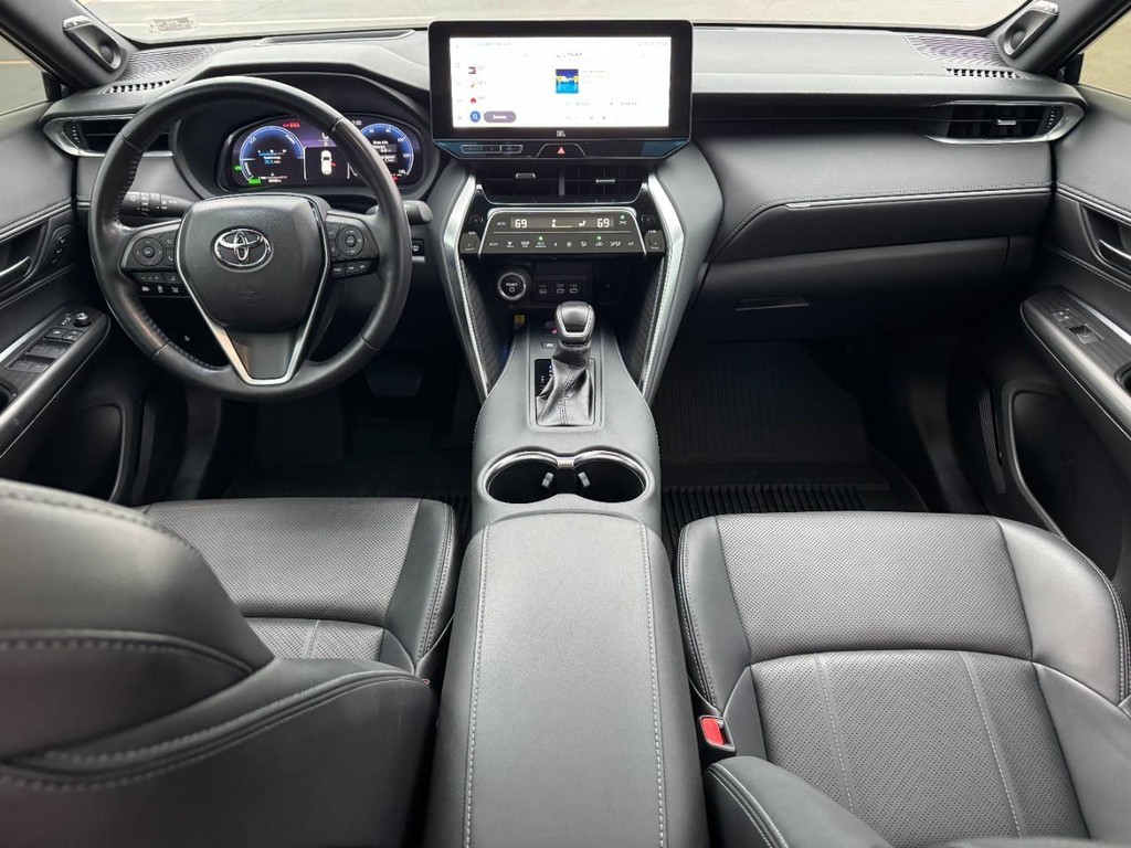 Toyota Venza Vehicle Full-screen Gallery Image 12