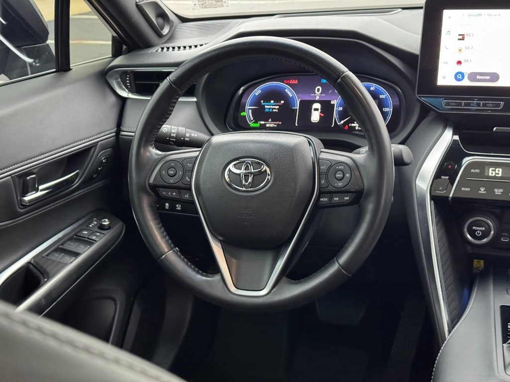 Toyota Venza Vehicle Full-screen Gallery Image 13