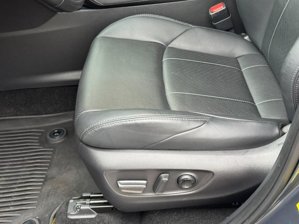 Toyota Venza Vehicle Full-screen Gallery Image 18