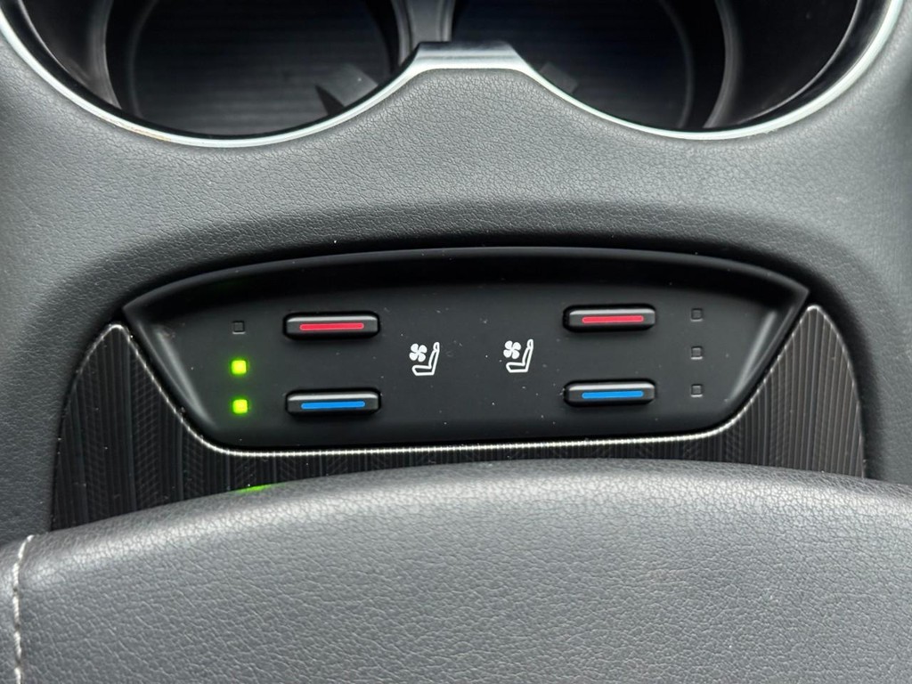 Toyota Venza Vehicle Full-screen Gallery Image 25