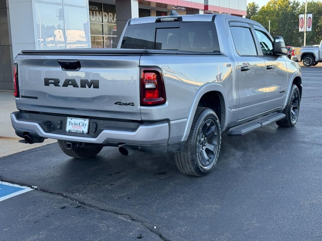 Ram 1500 Vehicle Full-screen Gallery Image 03