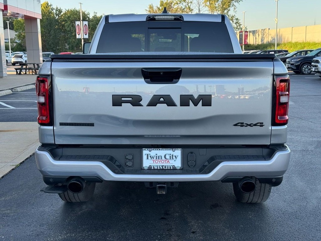 Ram 1500 Vehicle Full-screen Gallery Image 04