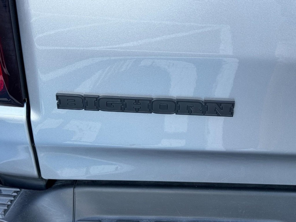 Ram 1500 Vehicle Full-screen Gallery Image 05