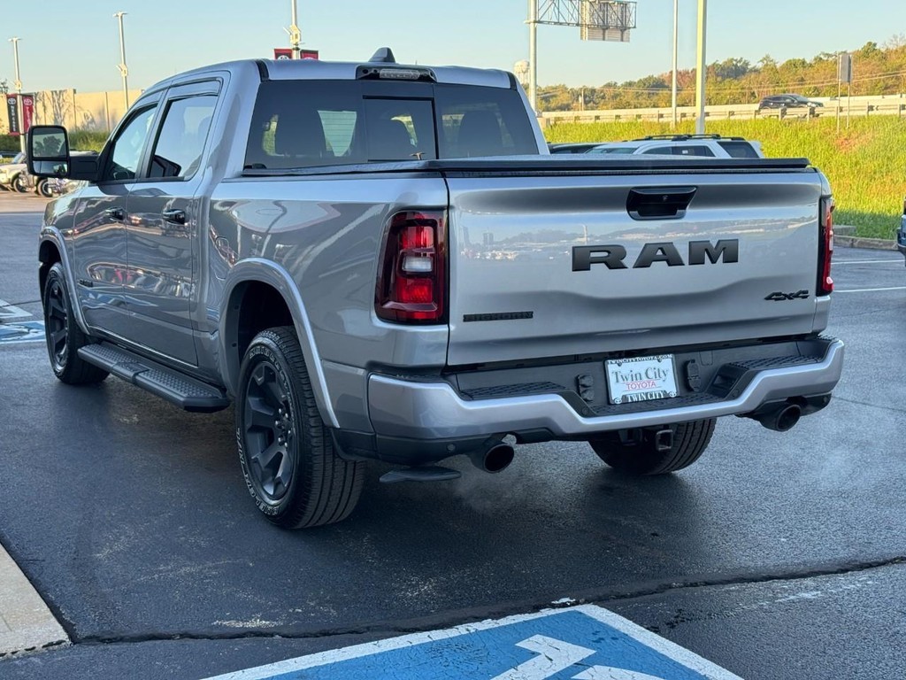 Ram 1500 Vehicle Full-screen Gallery Image 07