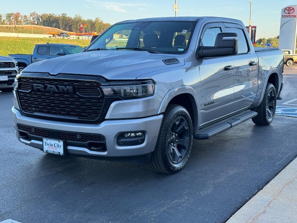 Ram 1500 Vehicle Full-screen Gallery Image 09
