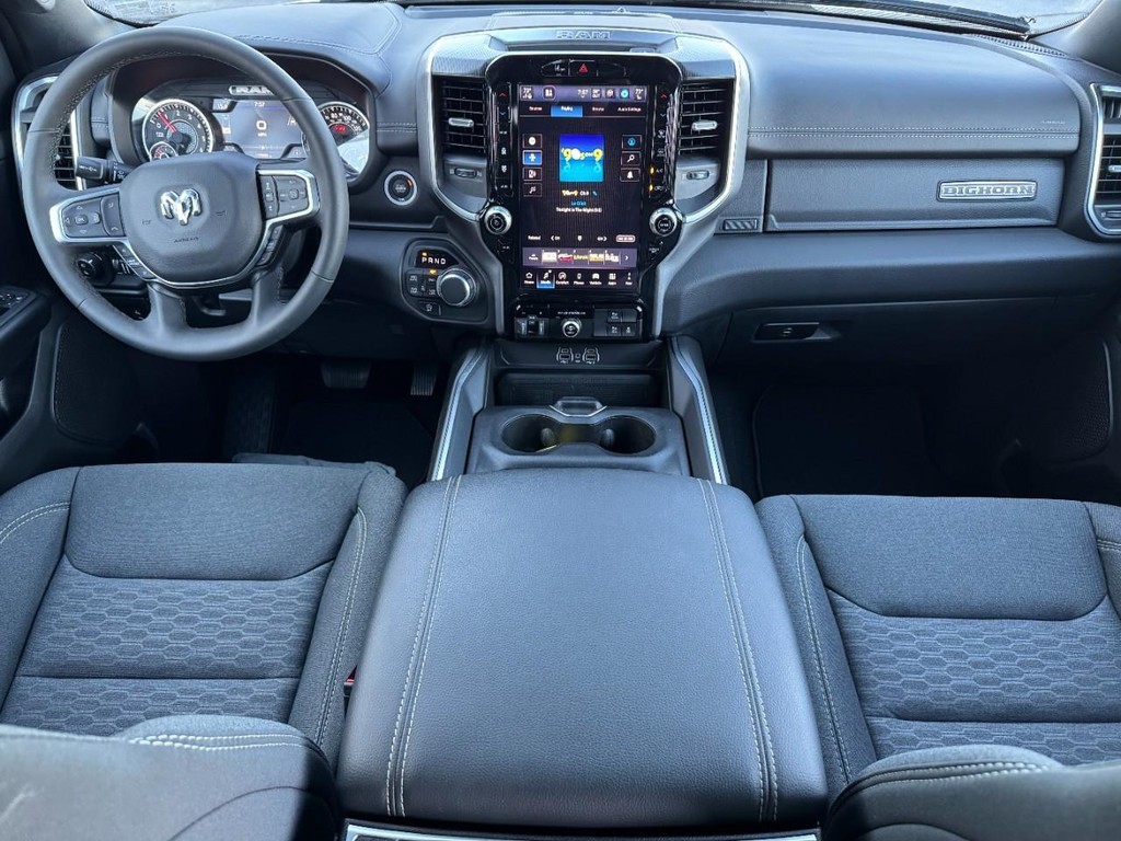 Ram 1500 Vehicle Full-screen Gallery Image 13