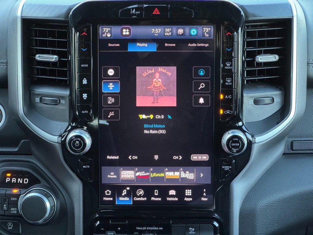 Ram 1500 Vehicle Full-screen Gallery Image 15