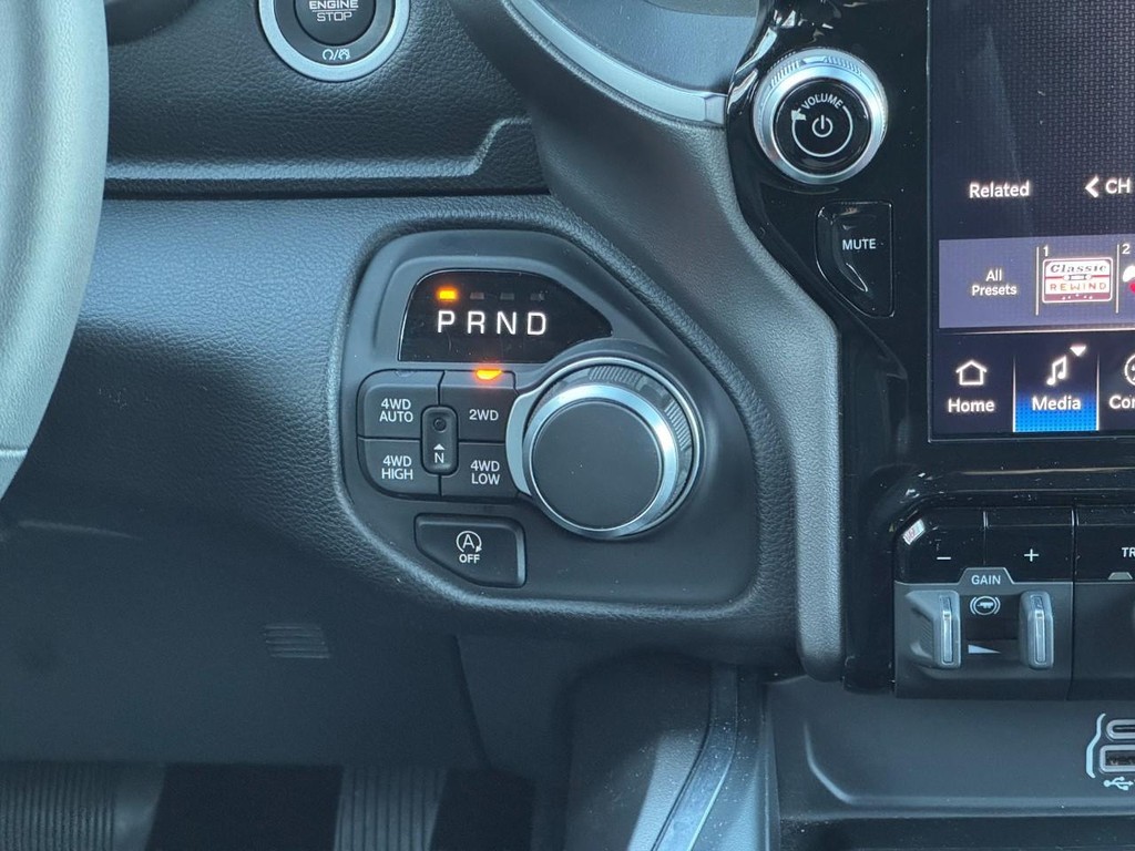 Ram 1500 Vehicle Full-screen Gallery Image 16