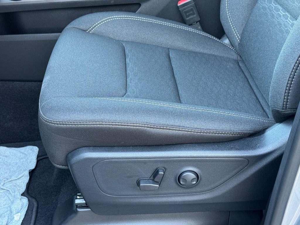 Ram 1500 Vehicle Full-screen Gallery Image 18