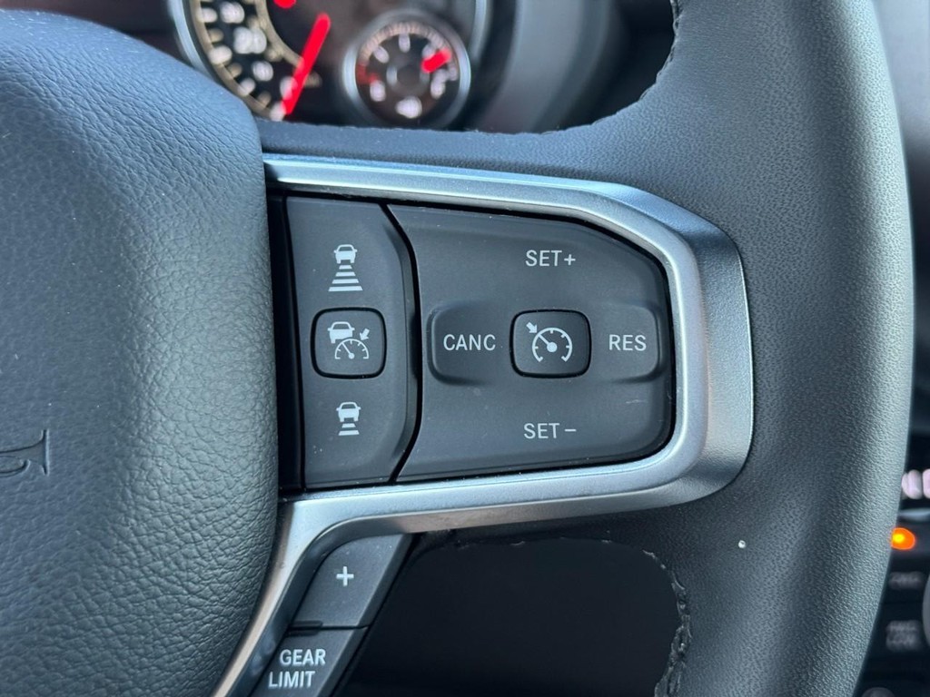 Ram 1500 Vehicle Full-screen Gallery Image 21