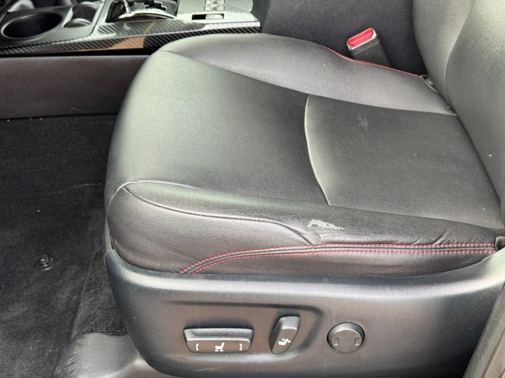 Toyota 4Runner Vehicle Full-screen Gallery Image 18