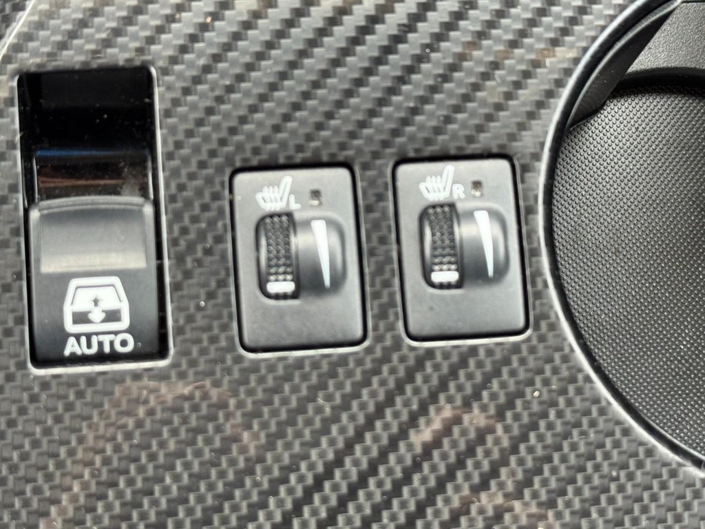 Toyota 4Runner Vehicle Full-screen Gallery Image 25