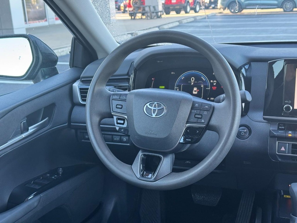 Toyota Camry Vehicle Full-screen Gallery Image 14