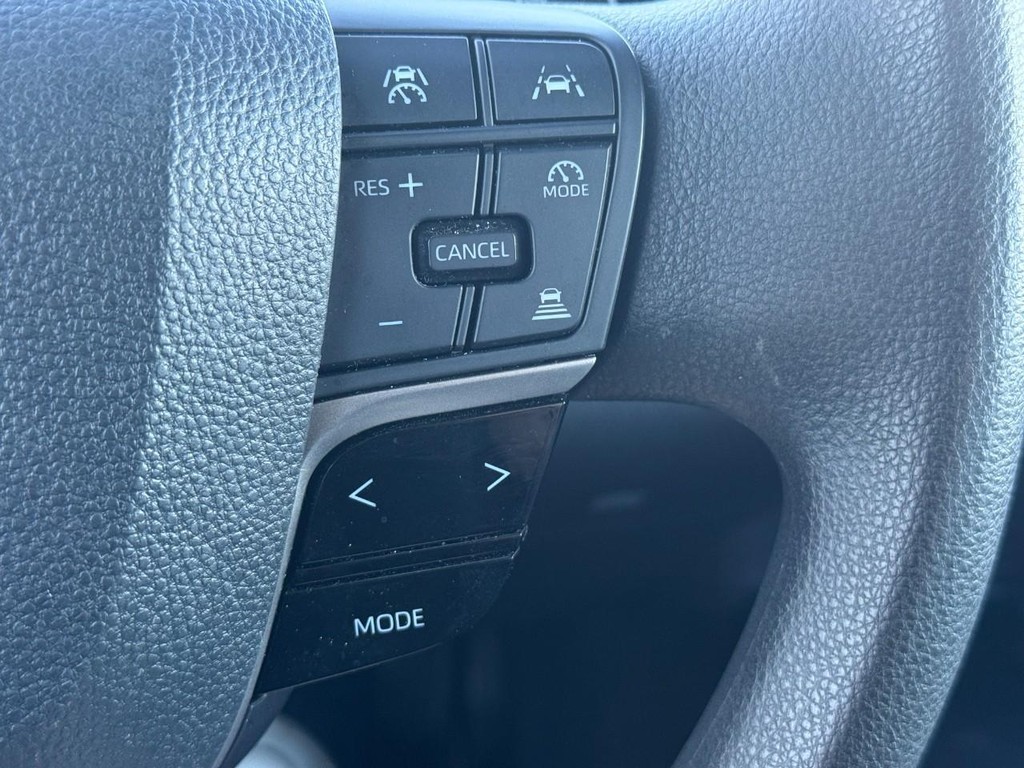 Toyota Camry Vehicle Full-screen Gallery Image 21