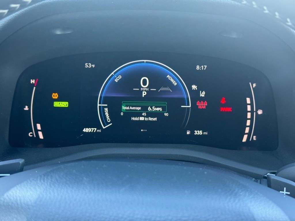 Toyota Camry Vehicle Full-screen Gallery Image 22