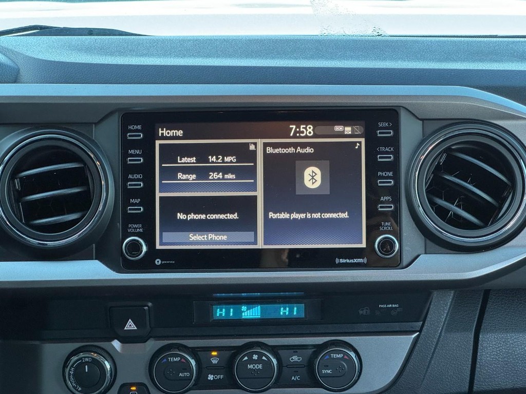 Toyota Tacoma 4WD Vehicle Full-screen Gallery Image 14