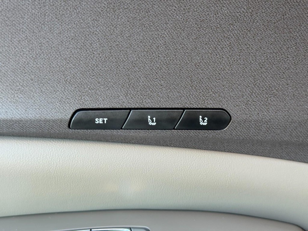 Kia Carnival Hybrid Vehicle Full-screen Gallery Image 19