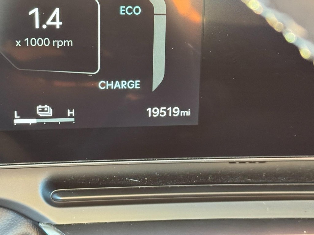 Kia Carnival Hybrid Vehicle Full-screen Gallery Image 25