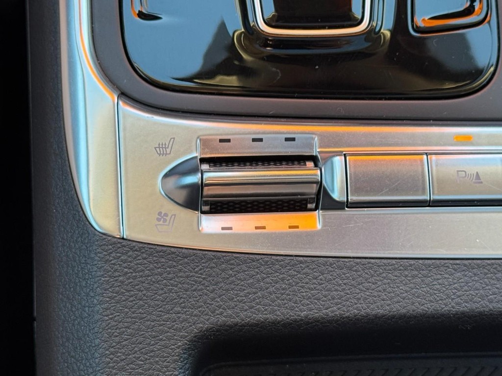 Kia Carnival Hybrid Vehicle Full-screen Gallery Image 27