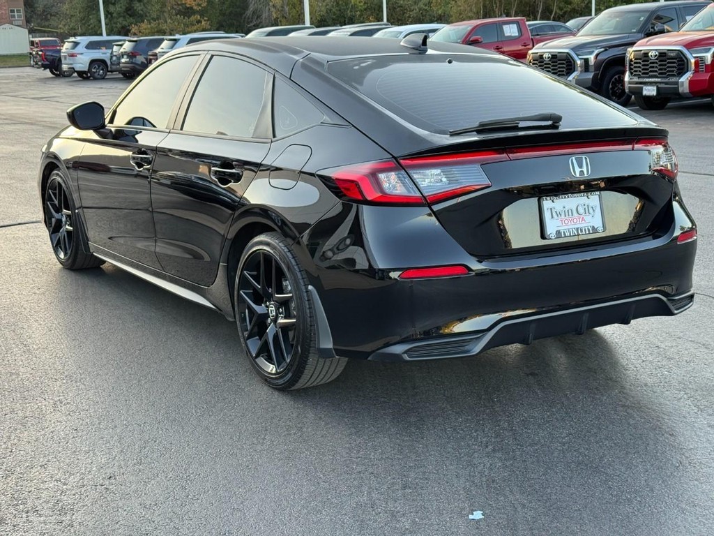 Honda Civic Hatchback Vehicle Full-screen Gallery Image 6
