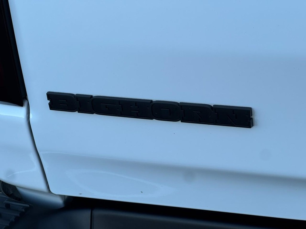 Ram 1500 Vehicle Full-screen Gallery Image 5