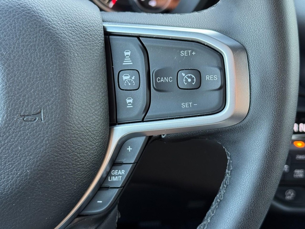 Ram 1500 Vehicle Full-screen Gallery Image 21