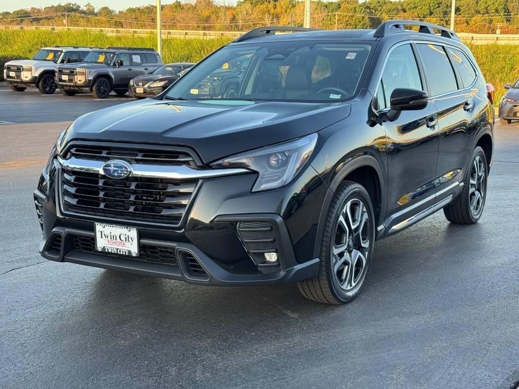 Subaru Ascent Vehicle Full-screen Gallery Image 9