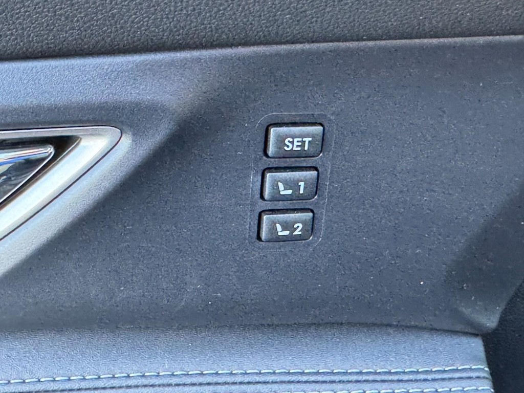Subaru Ascent Vehicle Full-screen Gallery Image 19