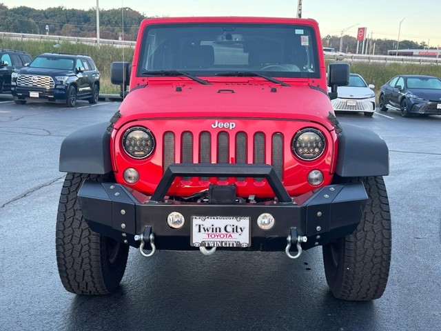 Jeep Wrangler Vehicle Full-screen Gallery Image 11