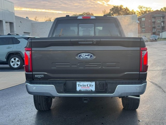 Ford F-150 Vehicle Full-screen Gallery Image 05