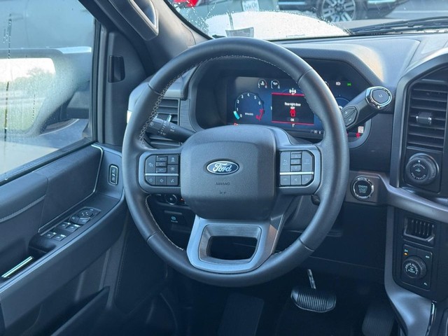 Ford F-150 Vehicle Full-screen Gallery Image 15