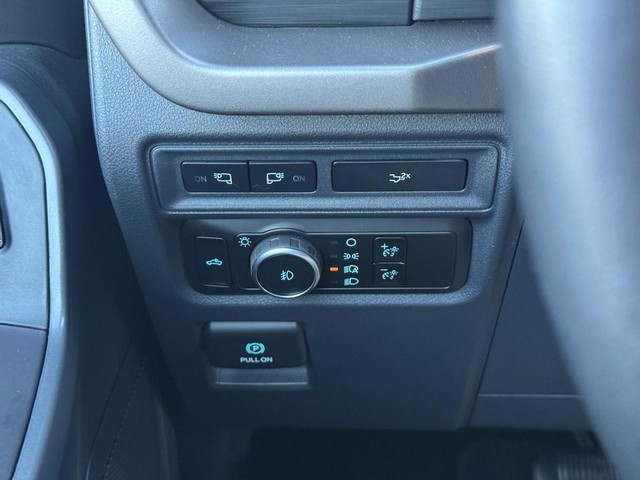 Ford F-150 Vehicle Full-screen Gallery Image 20