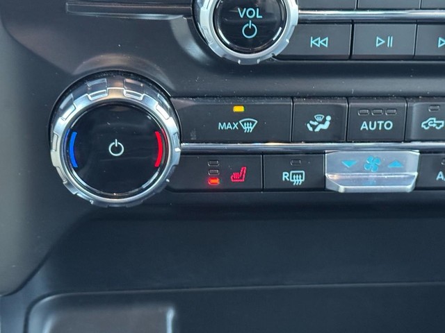 Ford F-150 Vehicle Full-screen Gallery Image 26