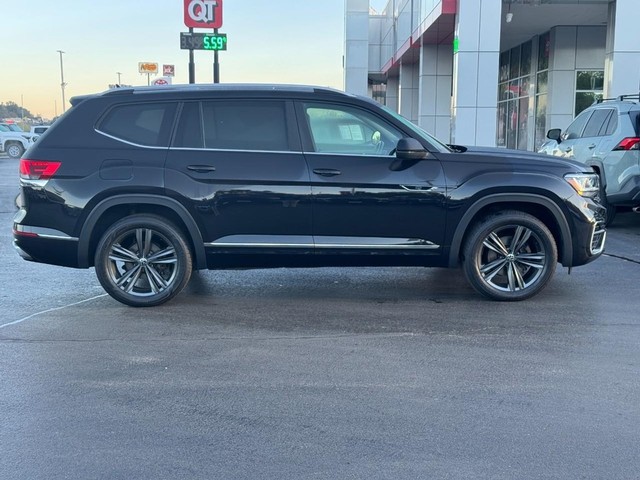 Volkswagen Atlas Vehicle Full-screen Gallery Image 02