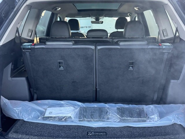 Volkswagen Atlas Vehicle Full-screen Gallery Image 08