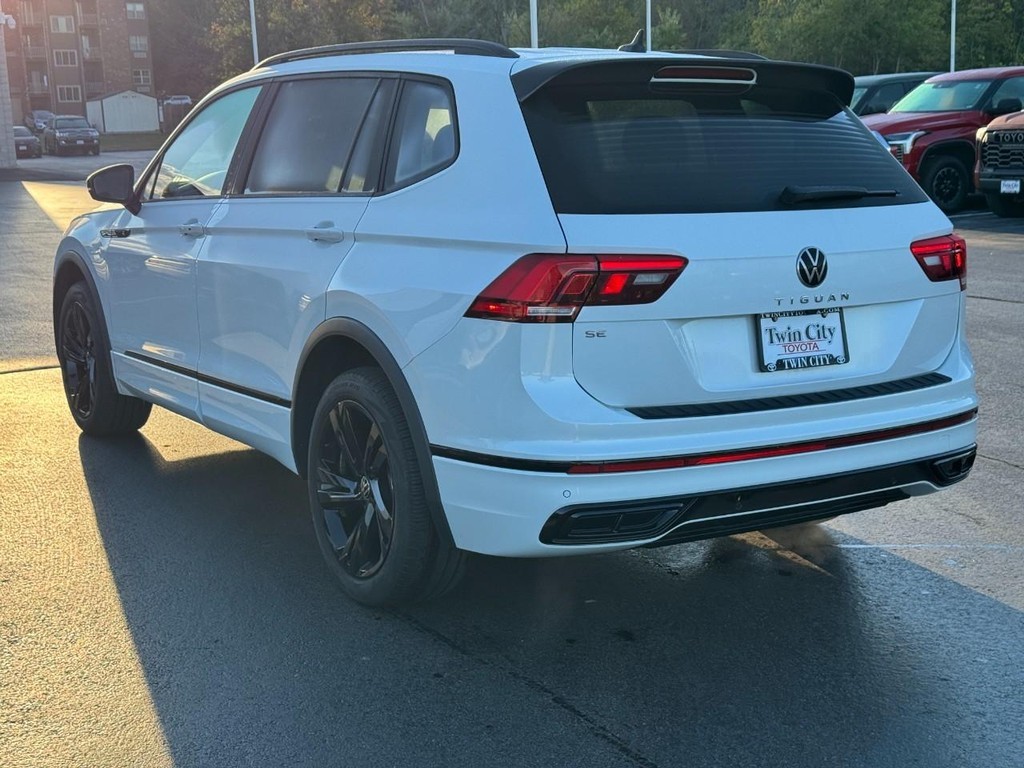 Volkswagen Tiguan Vehicle Full-screen Gallery Image 08