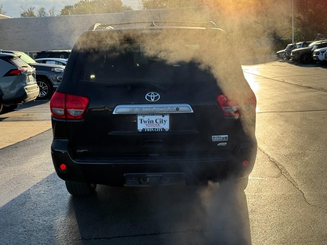 Toyota Sequoia Vehicle Full-screen Gallery Image 05