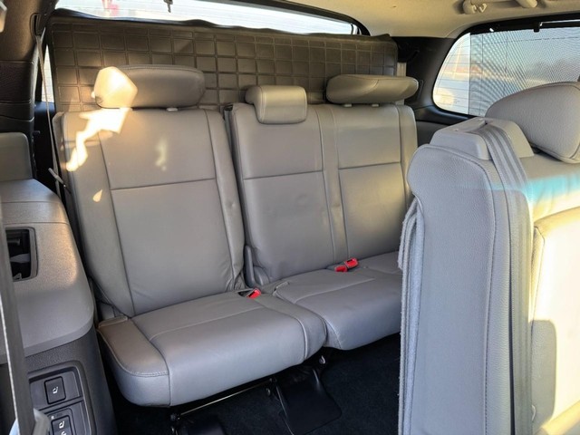 Toyota Sequoia Vehicle Full-screen Gallery Image 14