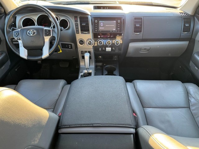 Toyota Sequoia Vehicle Full-screen Gallery Image 17