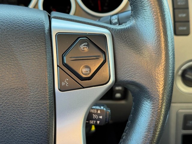 Toyota Sequoia Vehicle Full-screen Gallery Image 25