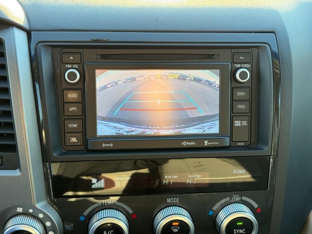 Toyota Sequoia Vehicle Full-screen Gallery Image 28