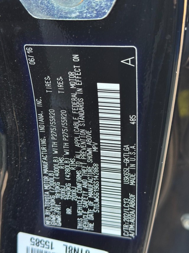 Toyota Sequoia Vehicle Full-screen Gallery Image 30
