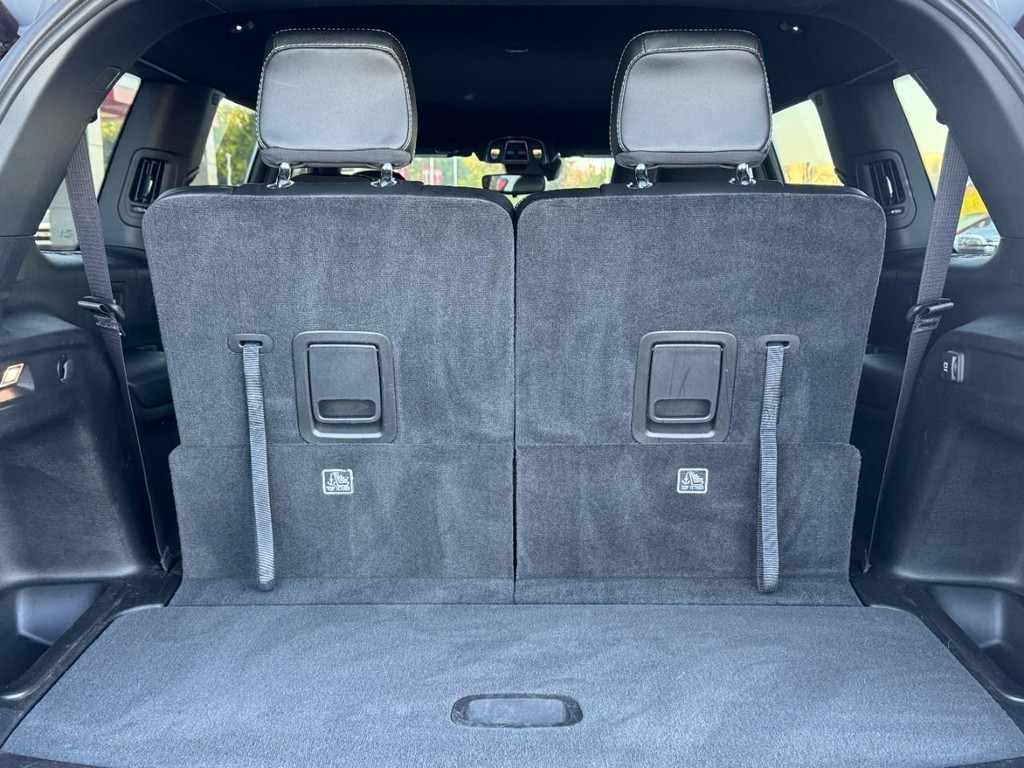 Jeep Grand Cherokee L Vehicle Full-screen Gallery Image 08