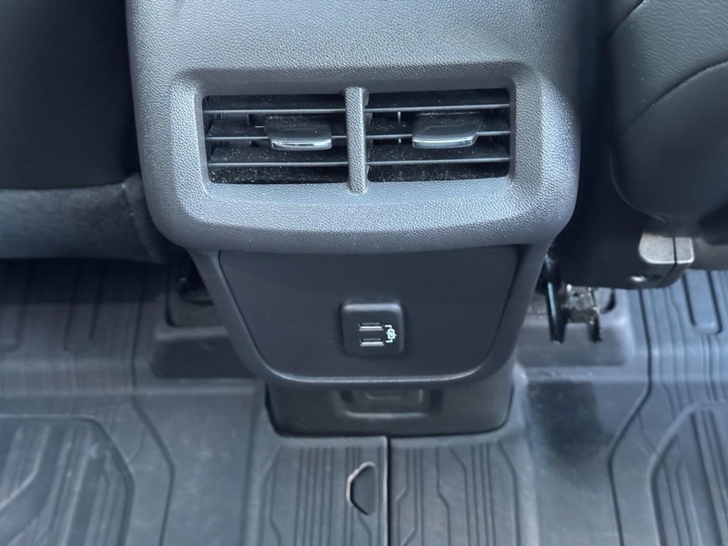 GMC Terrain Vehicle Full-screen Gallery Image 14