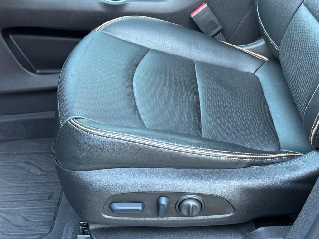 GMC Terrain Vehicle Full-screen Gallery Image 21