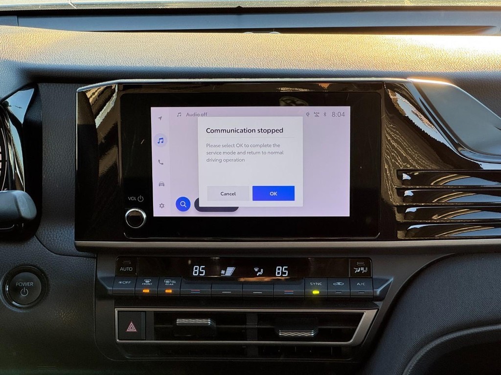 Toyota Camry Vehicle Full-screen Gallery Image 17
