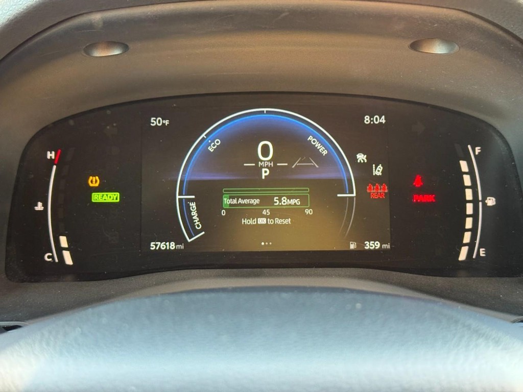 Toyota Camry Vehicle Full-screen Gallery Image 24