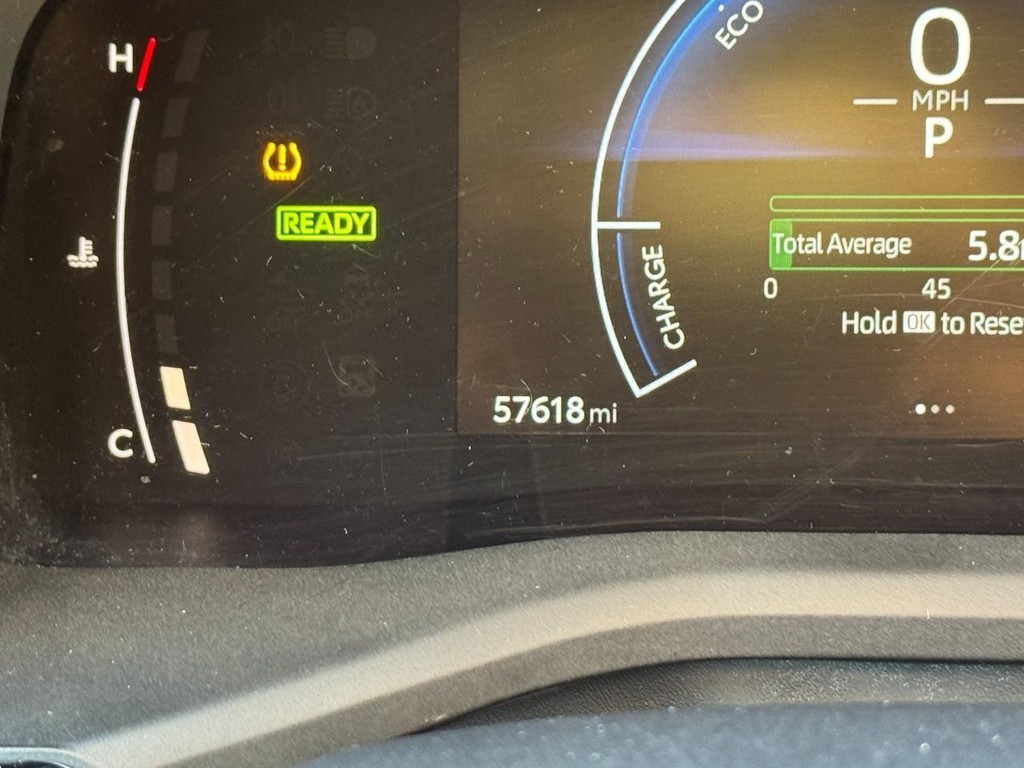 Toyota Camry Vehicle Full-screen Gallery Image 25