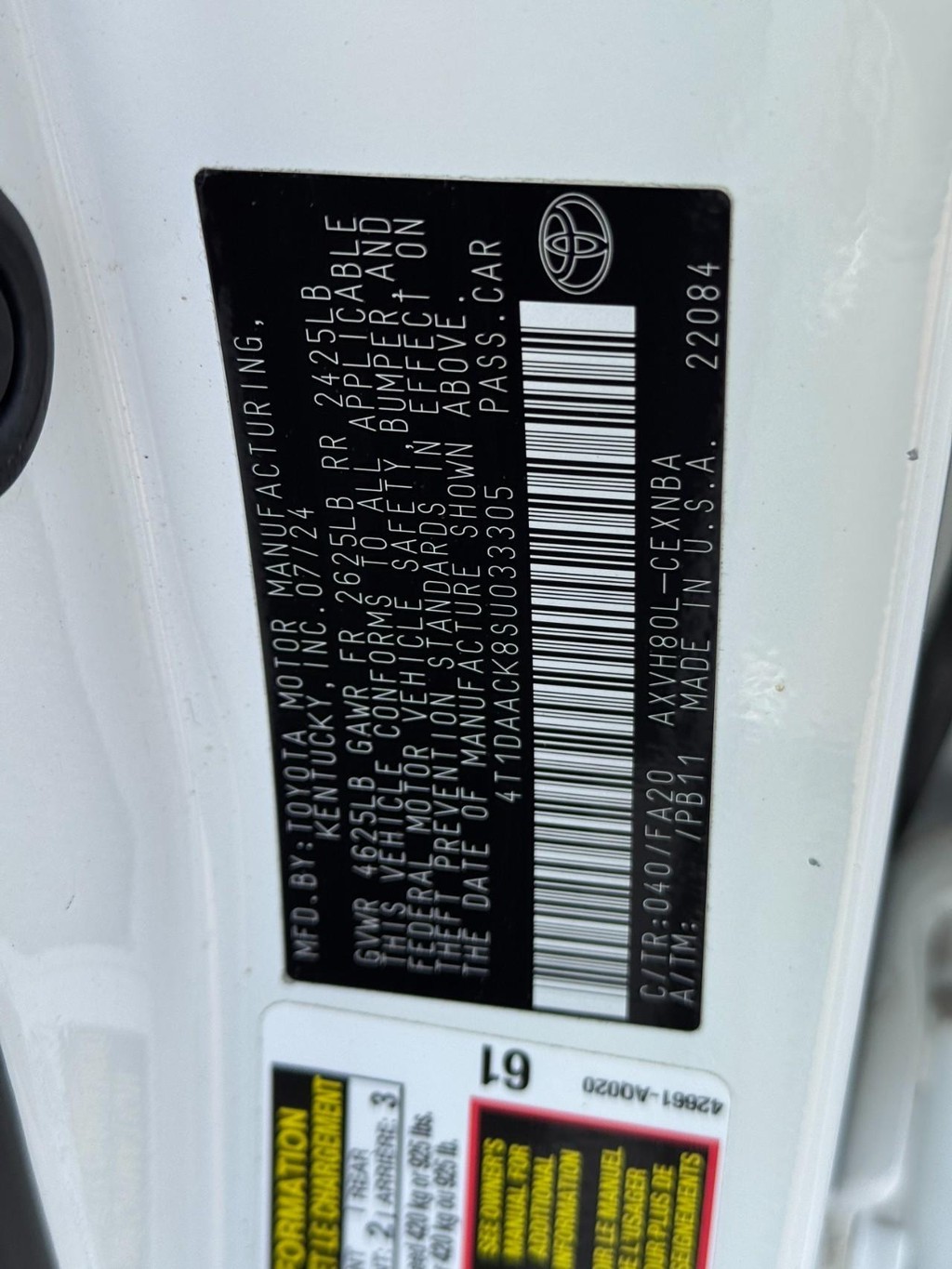 Toyota Camry Vehicle Full-screen Gallery Image 27